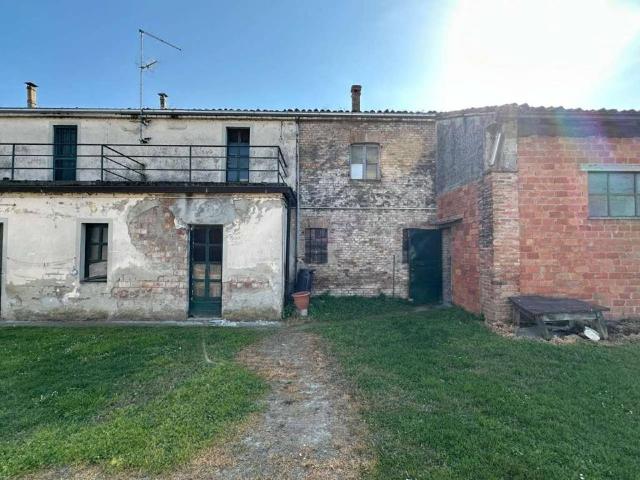 Casa indipendente in vendita a Fiorenzuola d'Arda PC