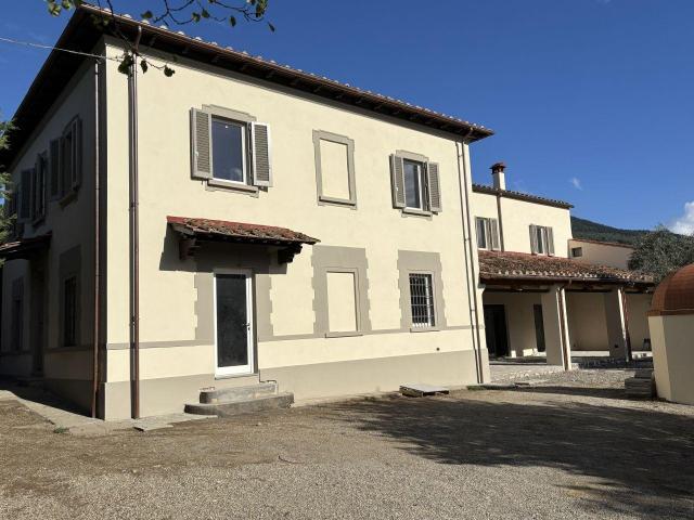 Casa indipendente in vendita a Firenze