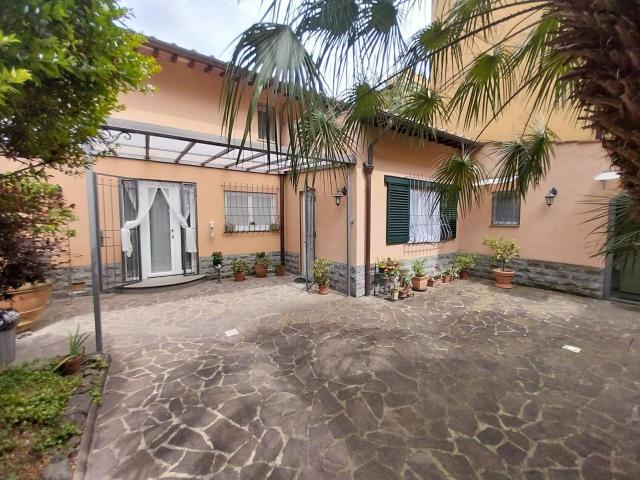 Terratetto unifamiliare in vendita a Firenze