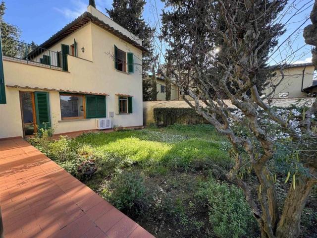 Casa indipendente in vendita a Firenze