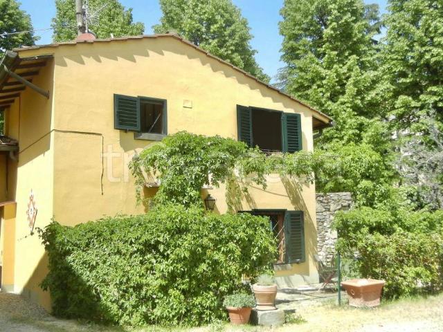 Casa indipendente in vendita a Firenze via dei Cappuccini, Leopoldo Vittorio Emanuele Statuto
