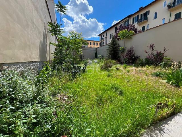 Casa indipendente in vendita a Firenze via Enrico Petrella, Porta al Prato San Jacopino