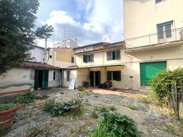 Casa indipendente in vendita a Firenze FI
