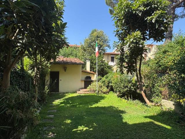 Casa indipendente in vendita a Firenze FI
