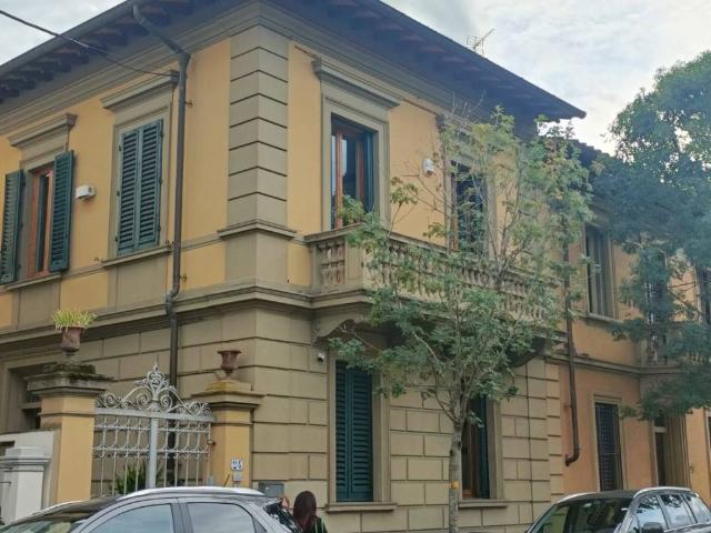 Casa indipendente in vendita a Firenze FI