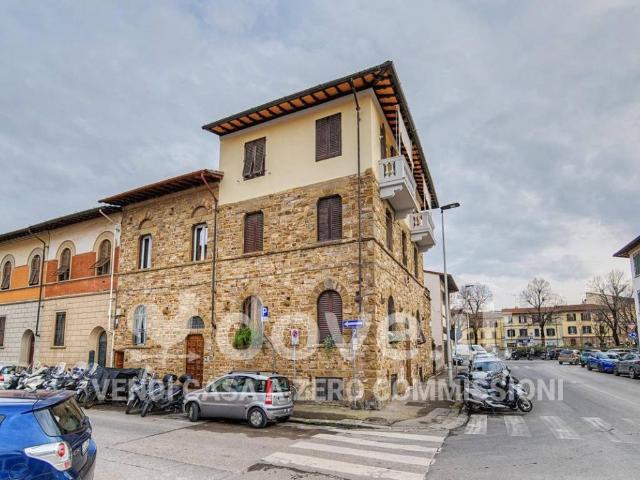 Casa indipendente in vendita a Firenze FI