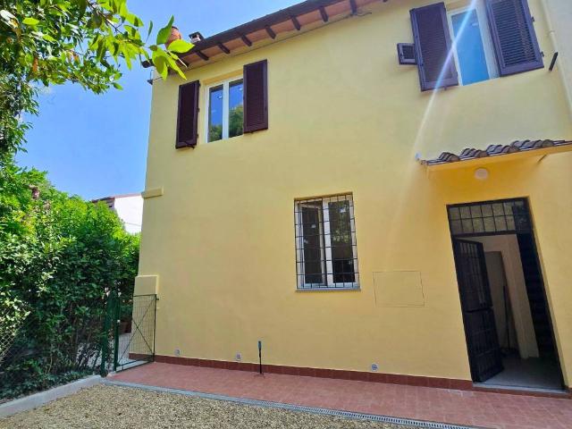 Casa indipendente in vendita a Firenze FI
