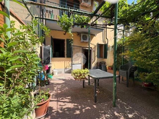 Casa indipendente in vendita a Firenze FI