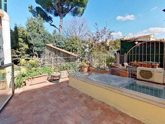 Casa indipendente in vendita a Firenze FI