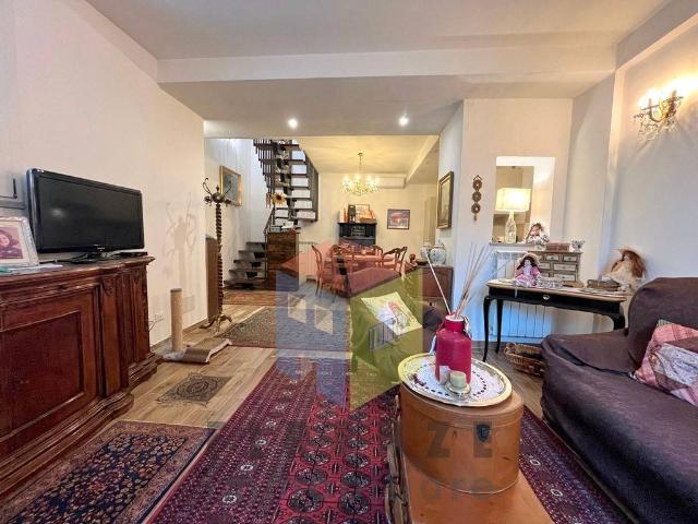 Casa indipendente in vendita a Firenze FI