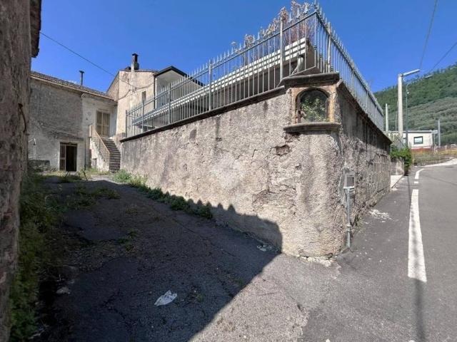 Casa indipendente in vendita a Fisciano SA