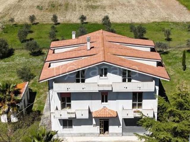 Casa indipendente in vendita a Floriano, Campli