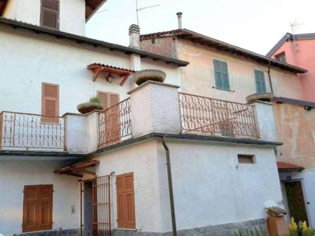 Casa indipendente in vendita a Francavilla Bisio AL