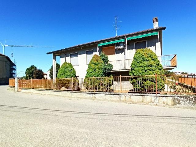 Casa indipendente in vendita a Frassineto Po