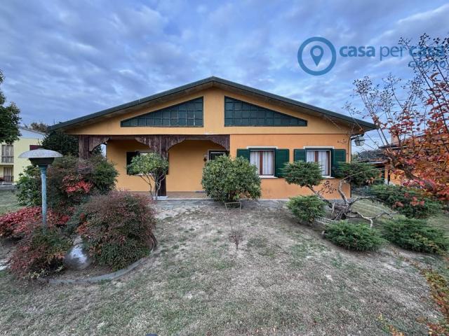 Casa indipendente in vendita a Frassinelle Polesine RO