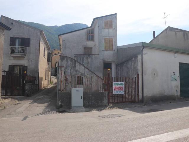 Casa indipendente in vendita a Frasso Telesino BN