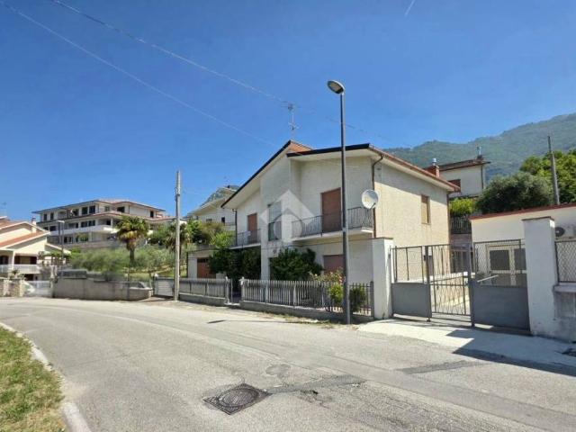 Casa indipendente in vendita a Frasso Telesino