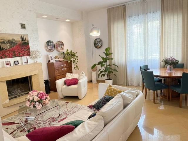 Casa indipendente in vendita a Frattamaggiore NA