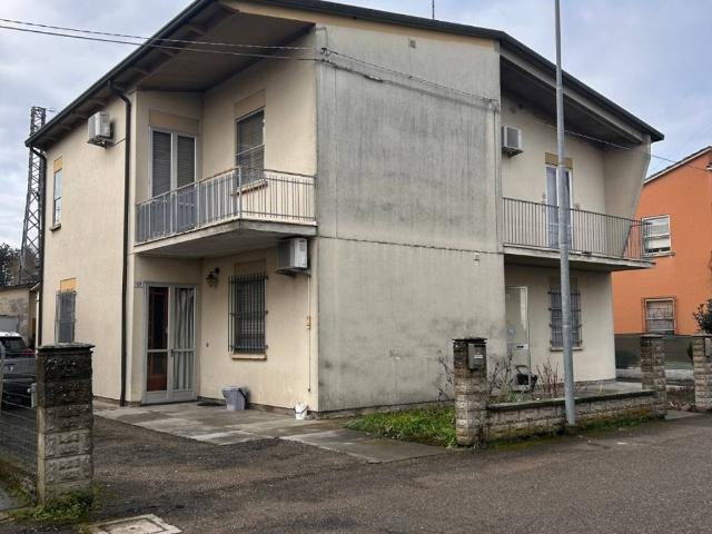 Casa indipendente in vendita a Imola BO