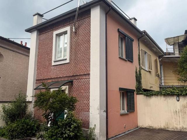 Casa indipendente in vendita a Invorio NO
