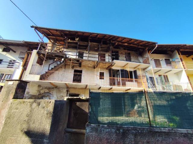 Casa indipendente in vendita a Invorio NO