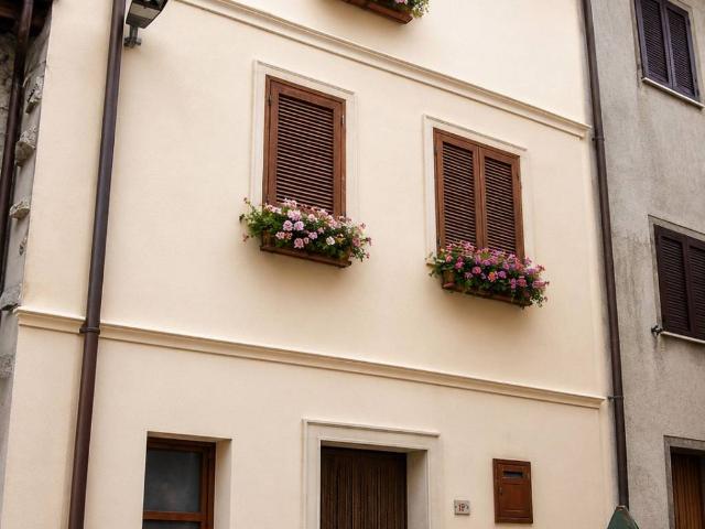 Casa indipendente in vendita a Isola del Gran Sasso d'Italia TE
