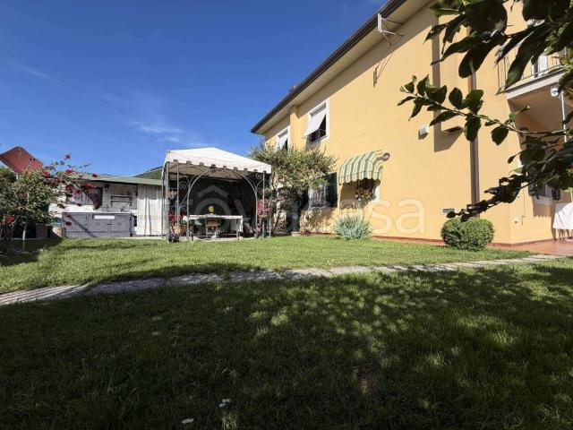 Casa indipendente in vendita a Isola, Luni