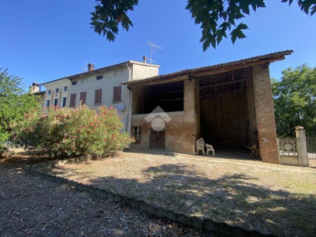 Casa indipendente in vendita a Isola Sant'Antonio AL