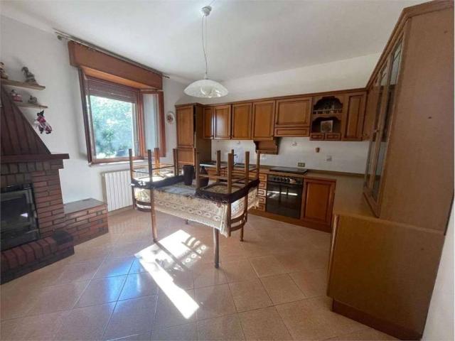 Casa indipendente in vendita a Jesi AN