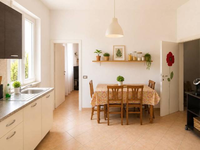 Casa indipendente in vendita a Jesi AN
