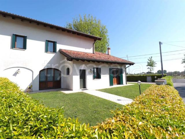 Casa indipendente in vendita a Jesolo via Ca gamba