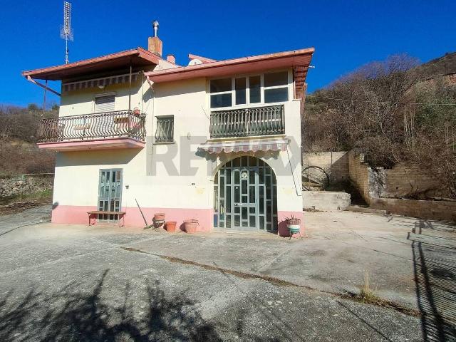 Casa indipendente in vendita a Ofena