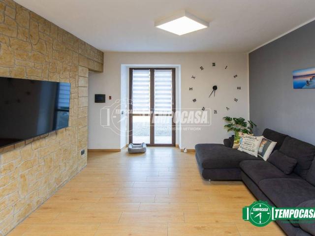 Casa indipendente in vendita a Oleggio NO