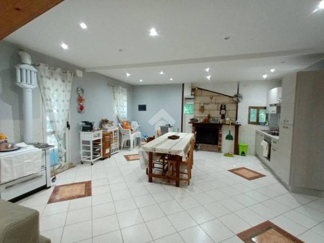 Casa indipendente in vendita a Olevano Romano RM