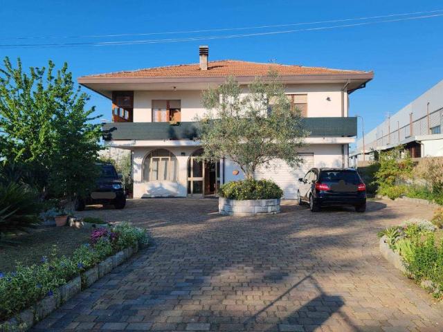 Casa indipendente in vendita a Orsogna CH