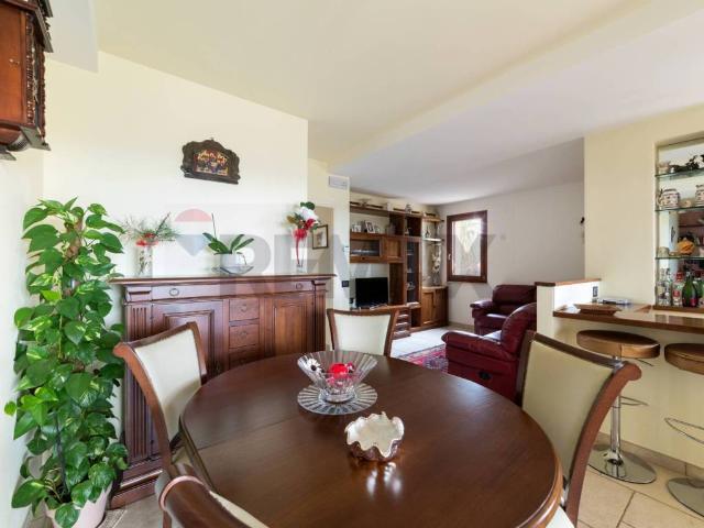 Casa indipendente in vendita a Ostra AN