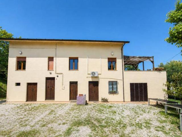 Casa indipendente in vendita a Ostra AN