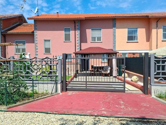 Casa indipendente in vendita a Ottobiano PV