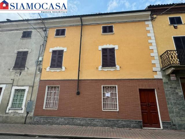Casa indipendente in vendita a Oviglio AL