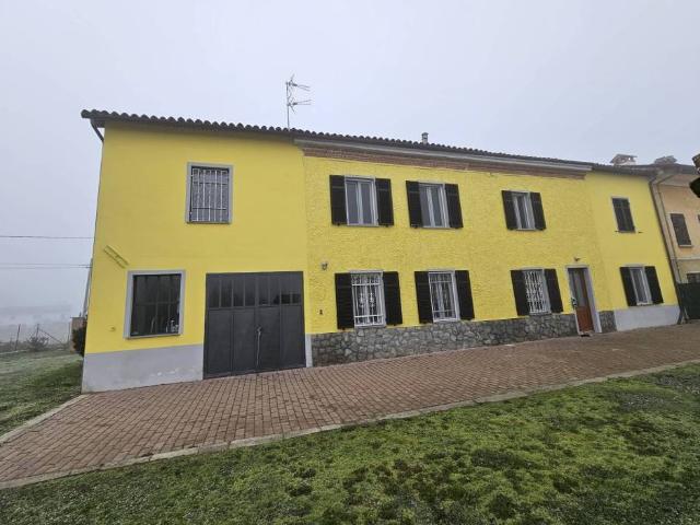 Casa indipendente in vendita a Oviglio AL