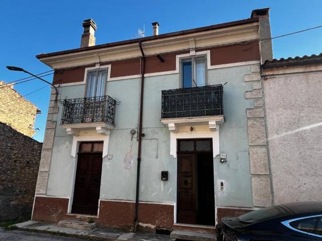 Casa indipendente in vendita a Ovindoli AQ