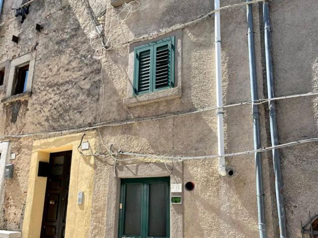 Casa indipendente in vendita a Ovindoli AQ