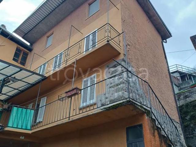 Casa indipendente in vendita a Lozio via Santa Giulia