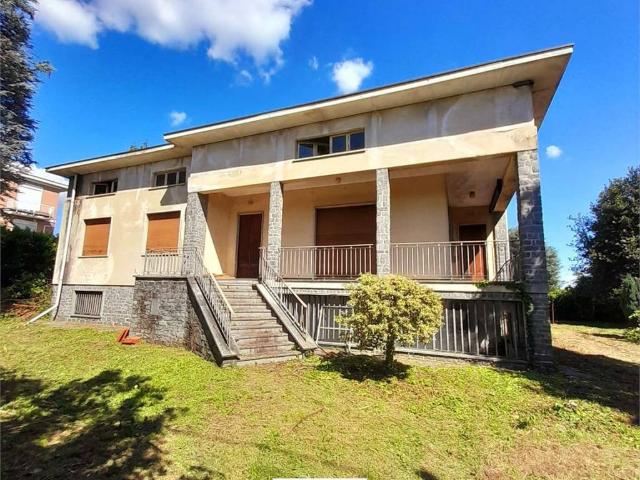Casa indipendente in vendita a Lonate Pozzolo VA
