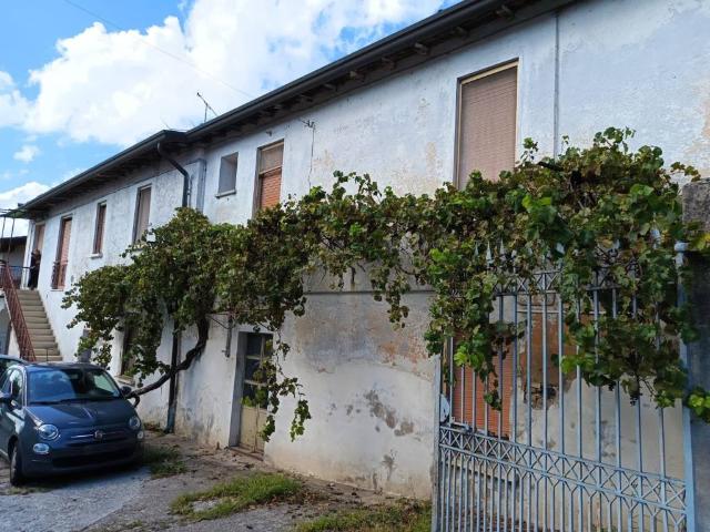 Casa indipendente in vendita a Lonato del Garda BS