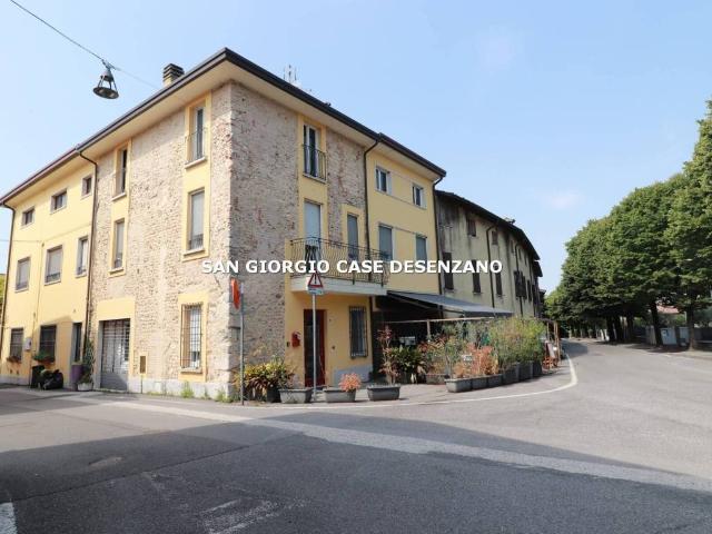 Casa indipendente in vendita a Lonato del Garda BS