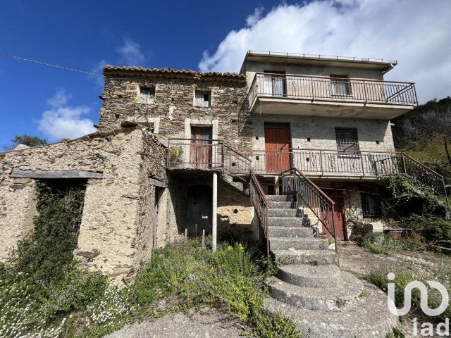 Casa indipendente in vendita a Longobardi