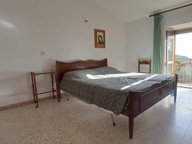 Casa indipendente in vendita a Longobardi CS