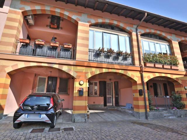 Casa indipendente in vendita a Longone Al Segrino
