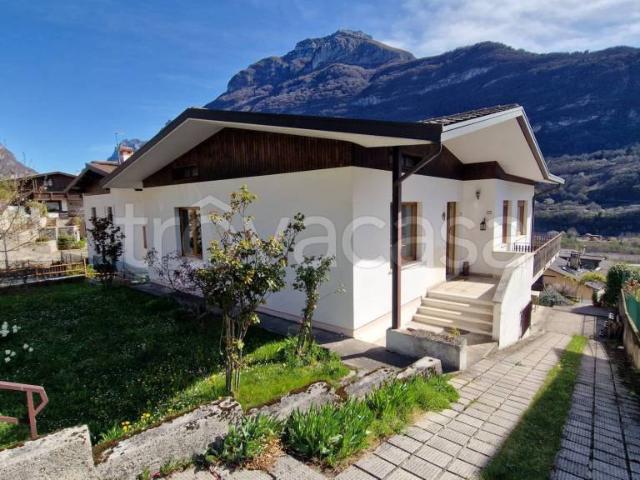 Casa indipendente in vendita a Longarone via Guglielmo Celso, 12
